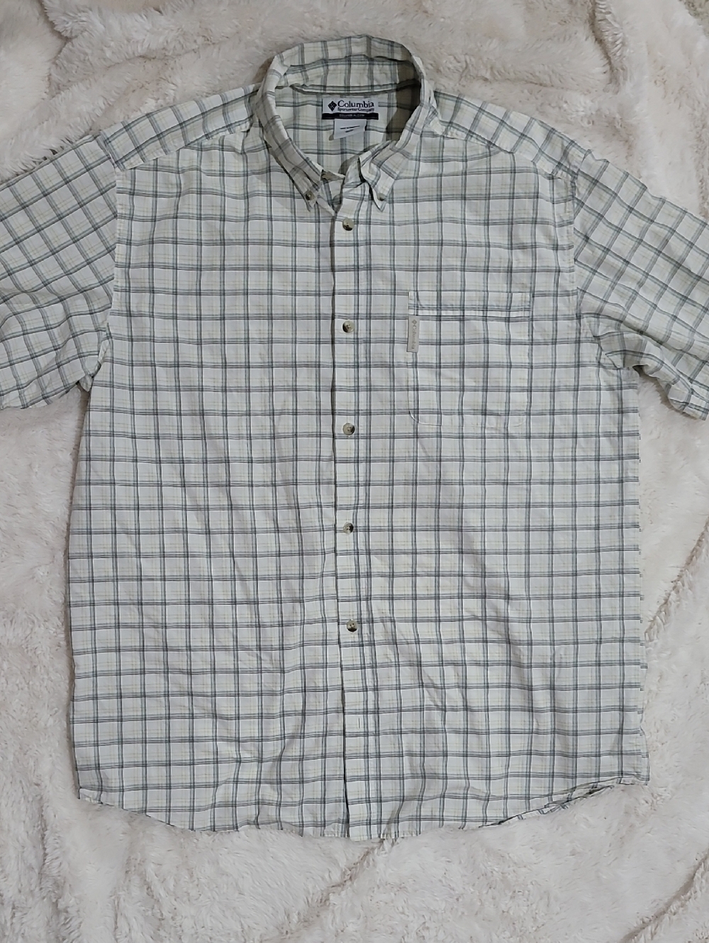 Columbia Men’s Short Sleeve Plaid Button-Up Shirt - Cream/Gray